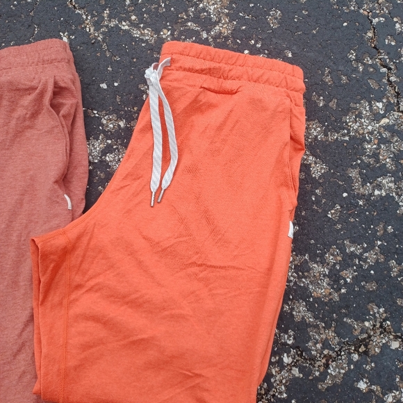 Vuori Performance Joggers bundle of 2 - Picture 3 of 9
